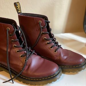 Dr Martens Luana Size 9 Womens